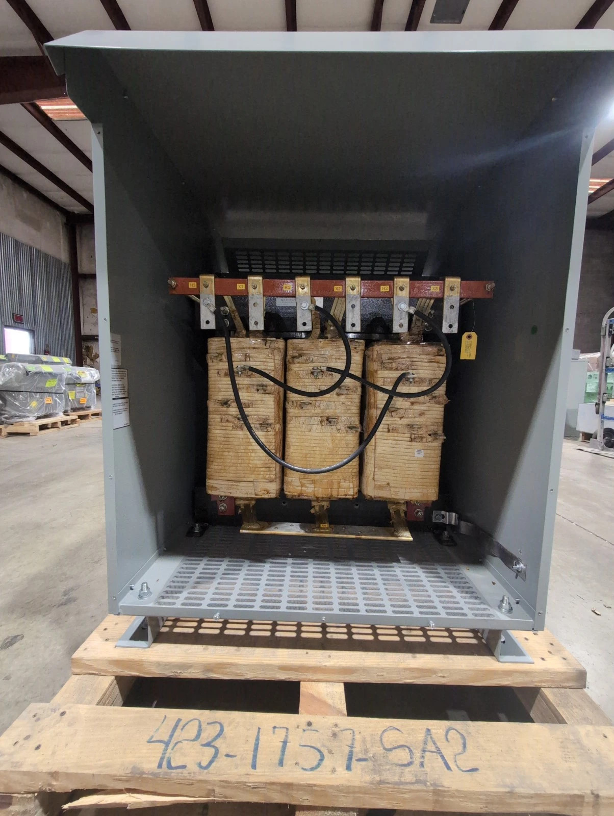 225KVA Siemens 3F5Y225D16 Transformer Pri 480V Sec 480/277V 3PH Outdoor 3R Encl