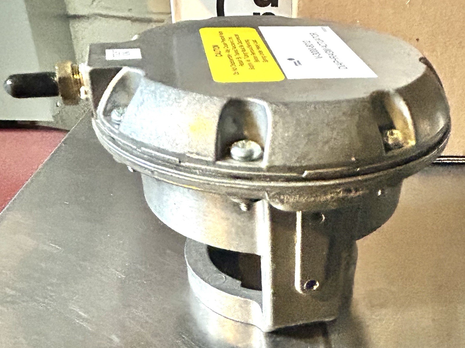 Johnson Controls V-3000-8012 Pneumatic Diaphragm Valve Actuator NEW