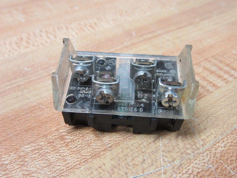 Allen Bradley 800T-XA4 Contact Block 800TXA4 W/Clips & Bolts