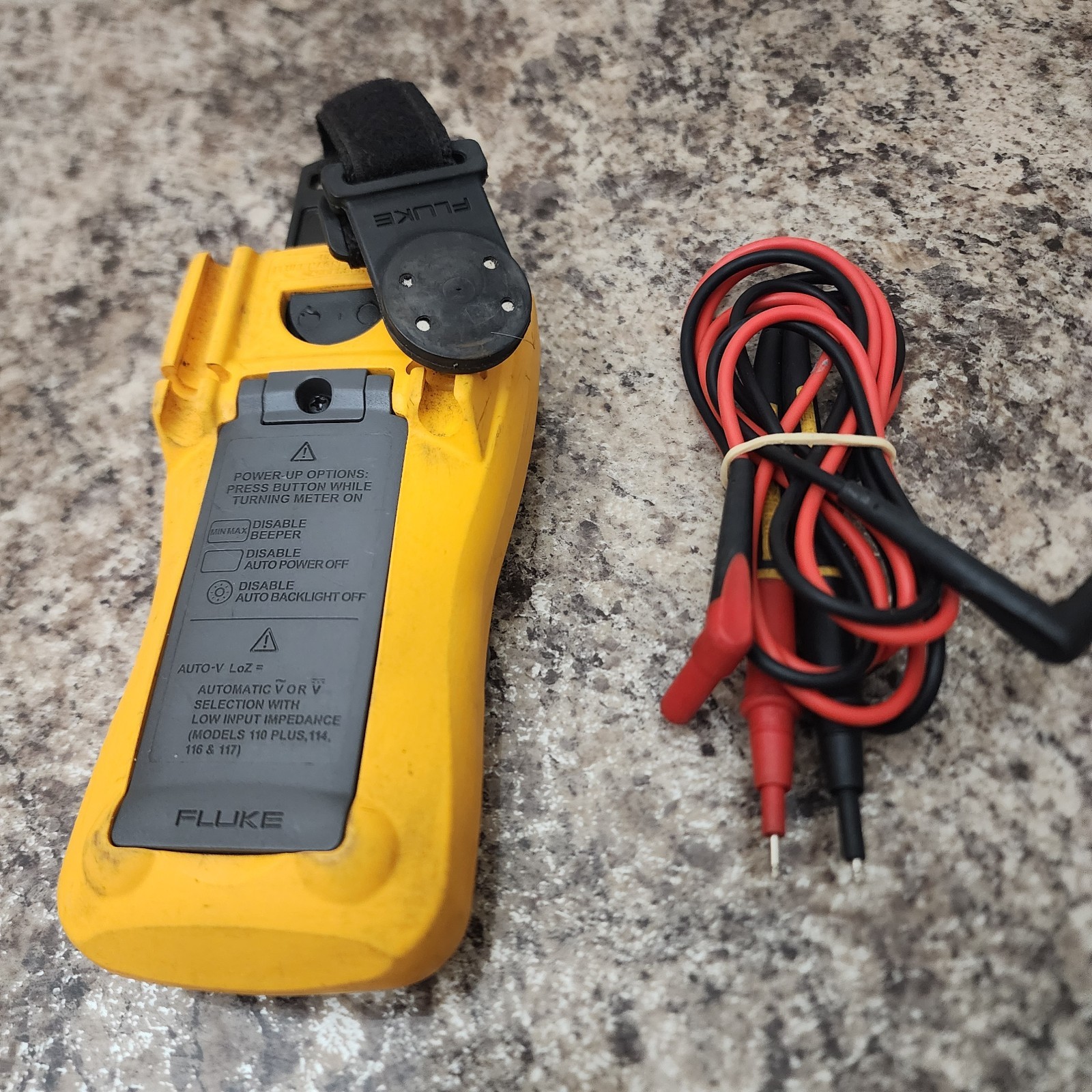 FLUKE 116 True RMS HVAC Digital Multimeter With Leads No Case