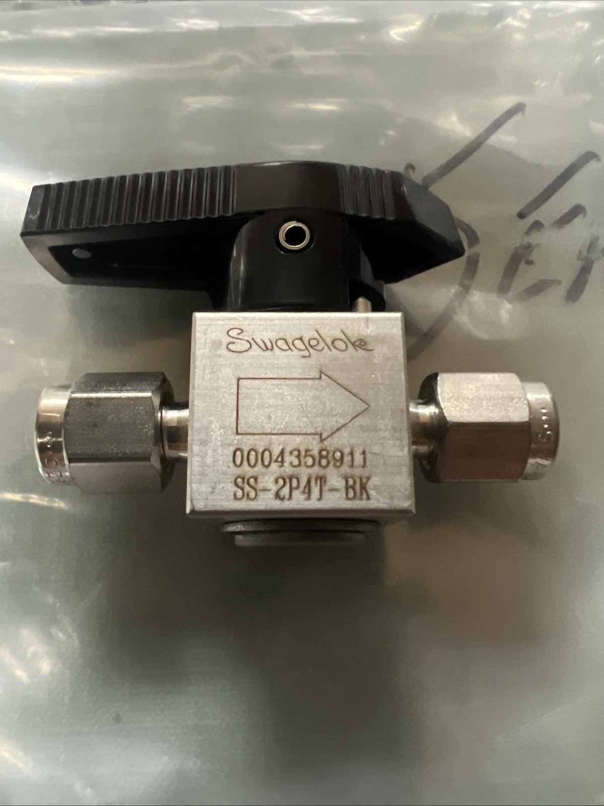 6–SWAGELOK SS-2P4T-BK