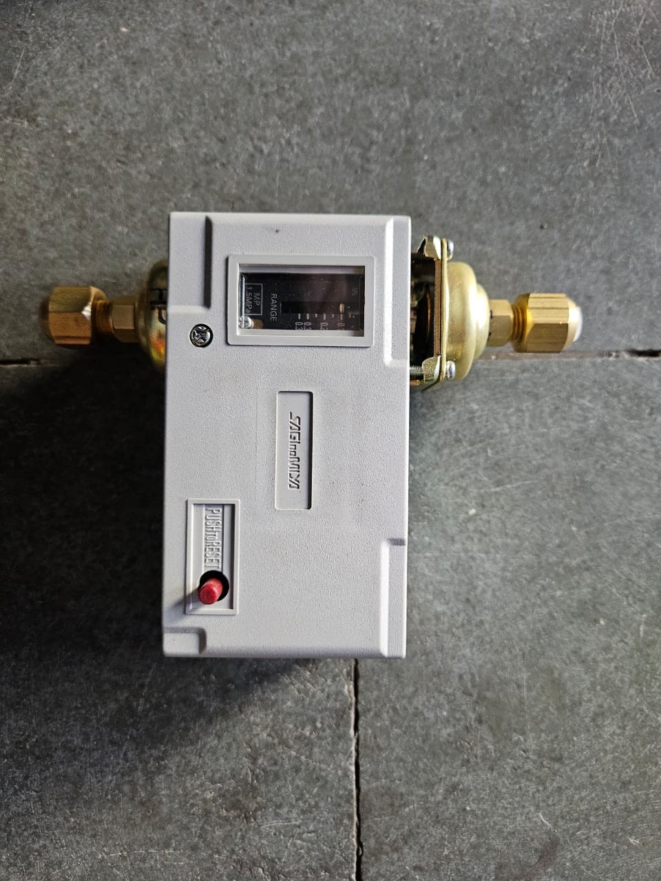 NEW SAGINOMIYA ONS-C106 PRESSURE SWITCH FREE FAST SHIPPING