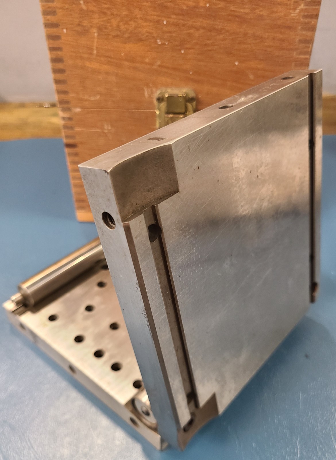 Hermann Schmidt 6″ x 6″ Tilting Sine Plate w/ Box & Accessories Holes Fixture