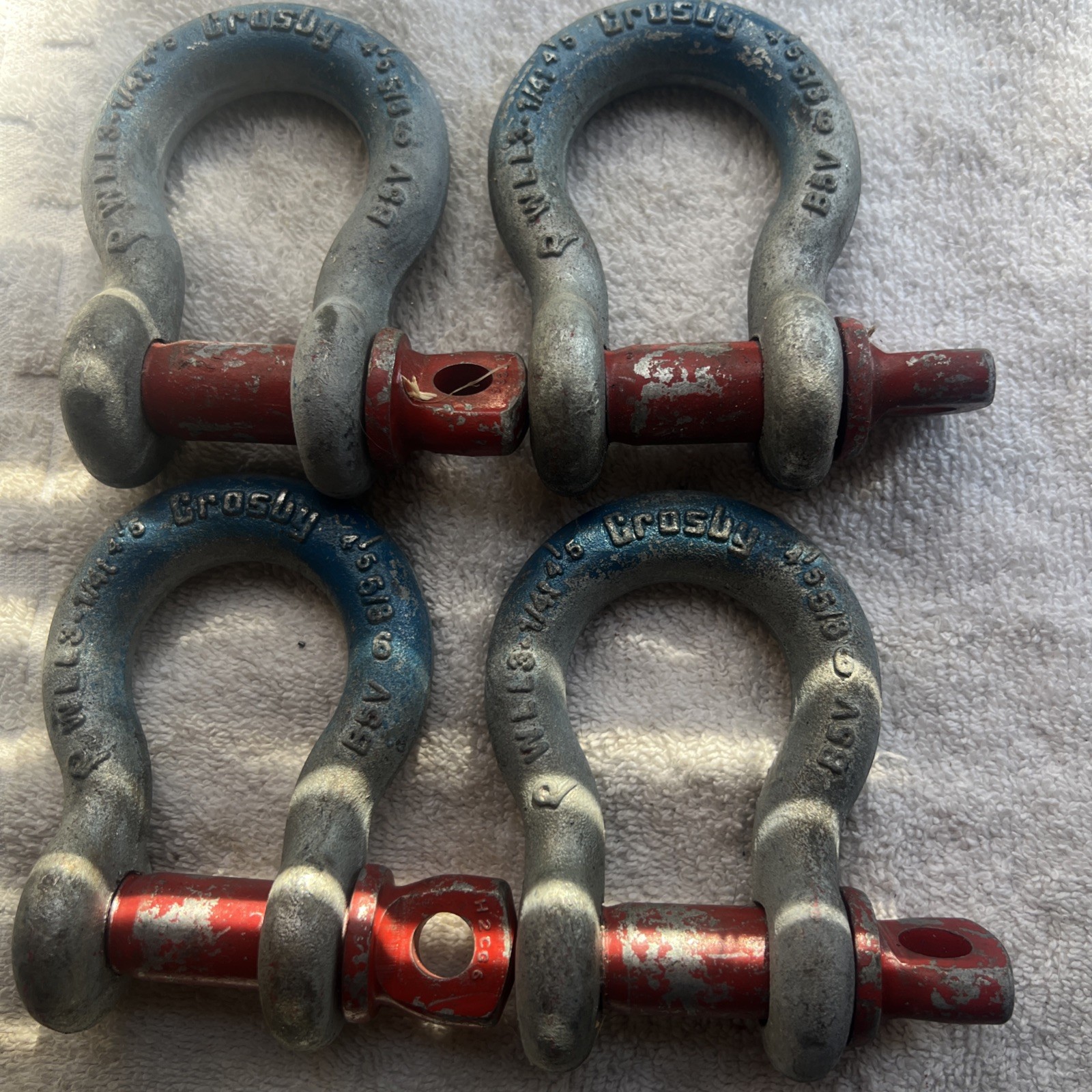 Lot of 4- Crosby 3 1/4 ton Crosby 5/8″ Shackle With Pin In Good Condition.