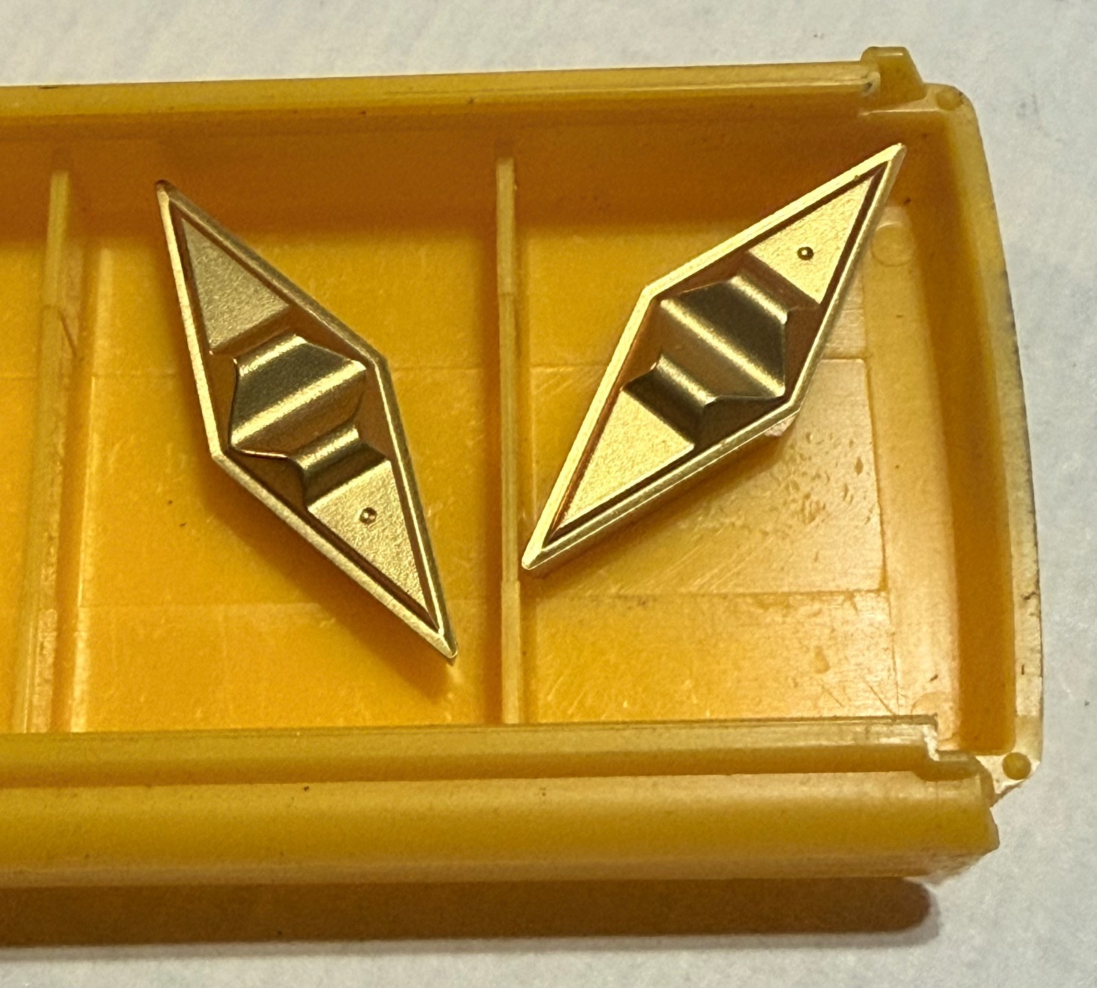 Pack of 5 Kennametal VPGR331 KC850 Carbide Inserts VCGR160404 Top Notch USA NOS