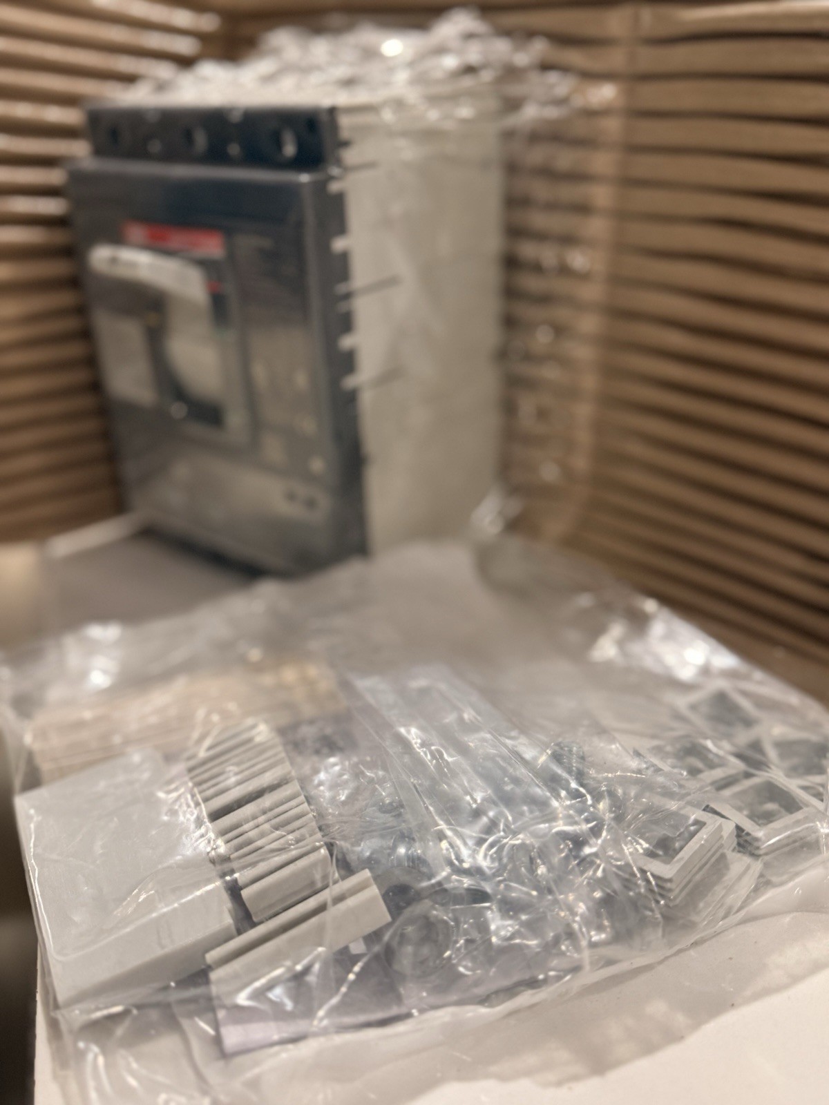 XT5 N 400 ABB SACE TMAX 400 Amp Breaker XT5HU340AFYN000XXX