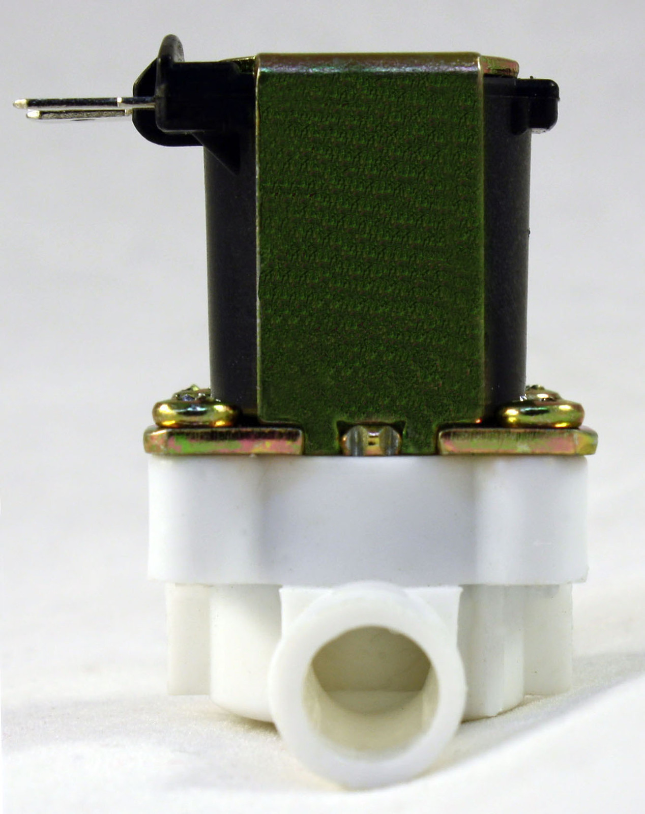 1/2 inch Barbed Hose 220V-240V AC Plastic Nylon Solenoid Valve ONE-YEAR WARRANTY