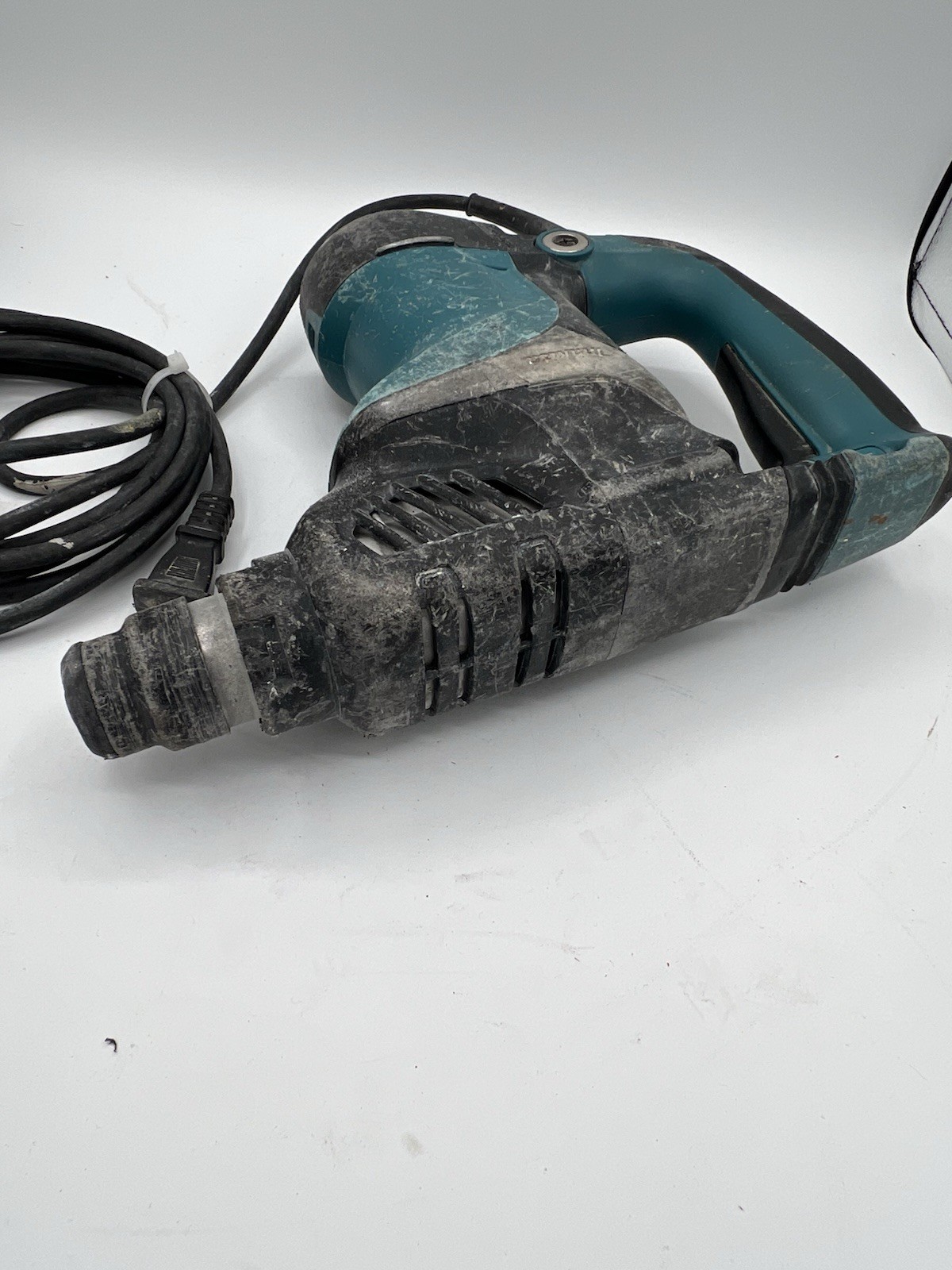 Makita HR2811F 1-1/8 SDS-Plus Rotary Hammer Drill 3-Mode Corded w/ LED