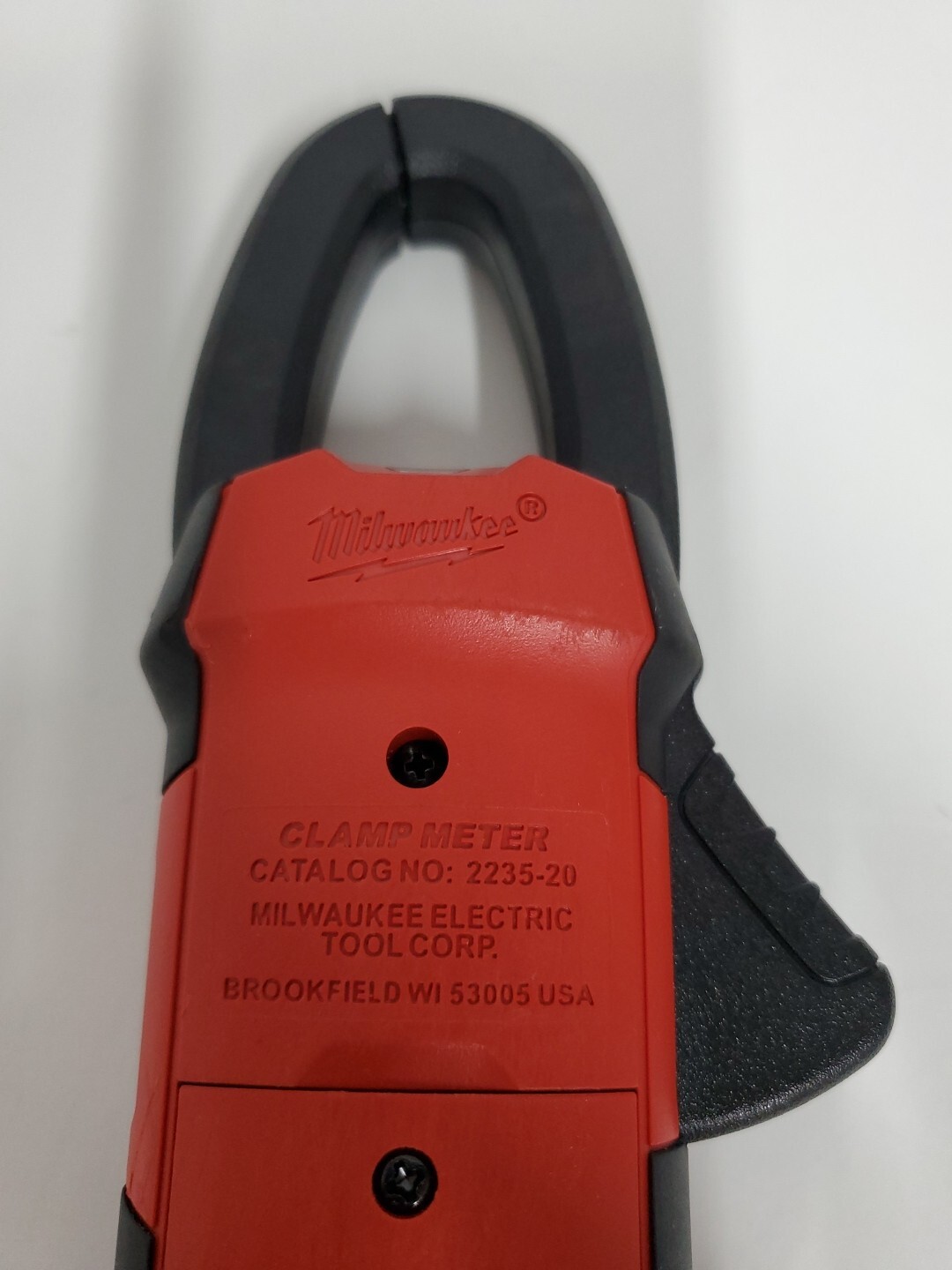 Milwaukee 2235-20 400 Amp Clamp Meter CAT III 600V AC/DC True-RMS With Leads