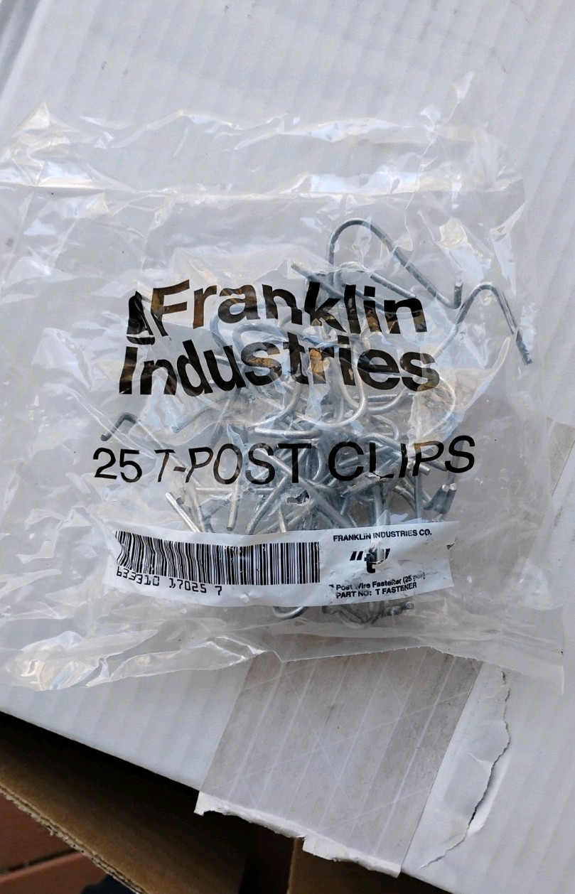 Franklin Industries T-Post Clips 250 Count, 10 Bags of 25