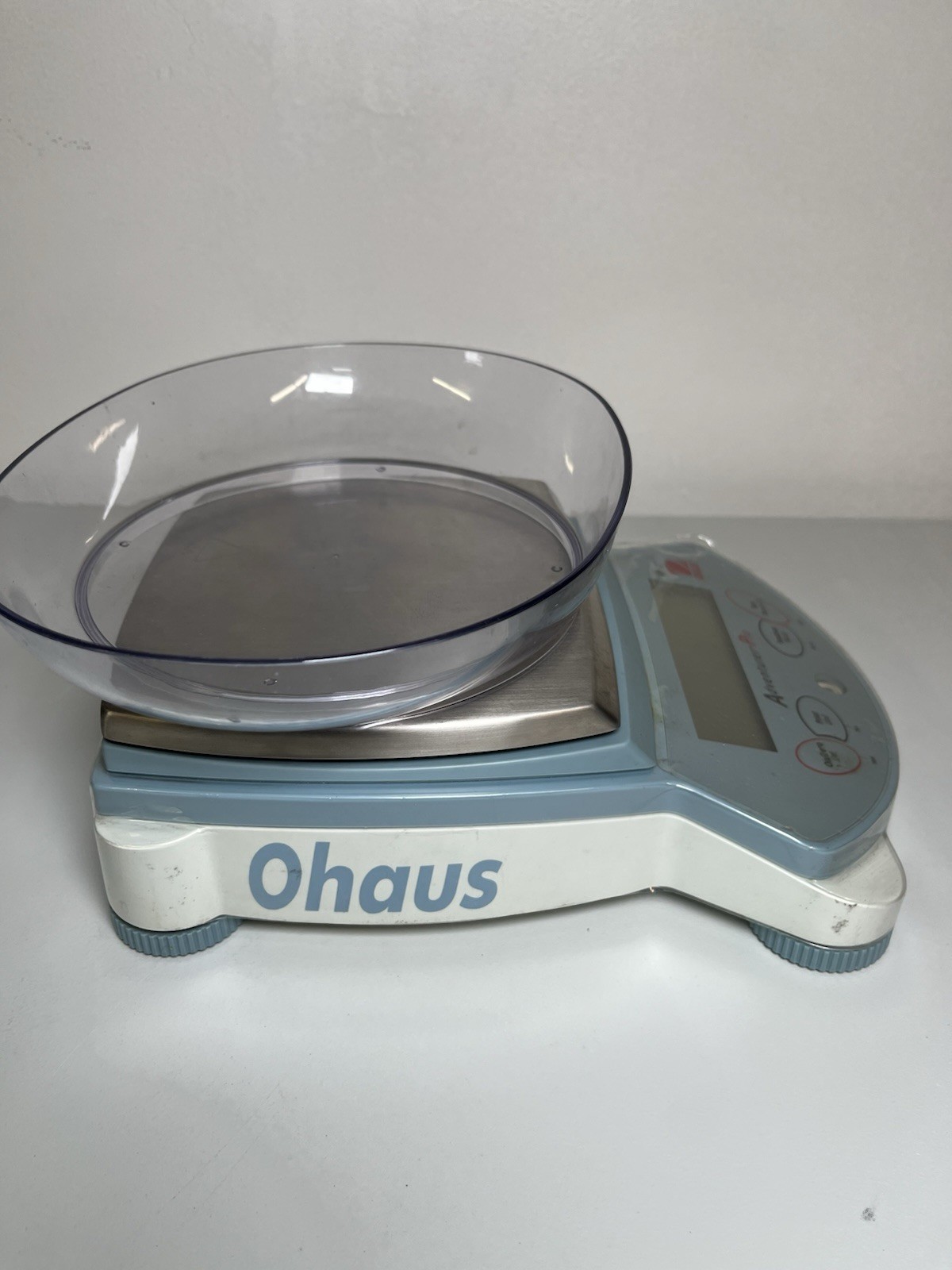 Ohaus Adventurer Pro AV8101 Precision Balance 8100g lab laboratory 100mg