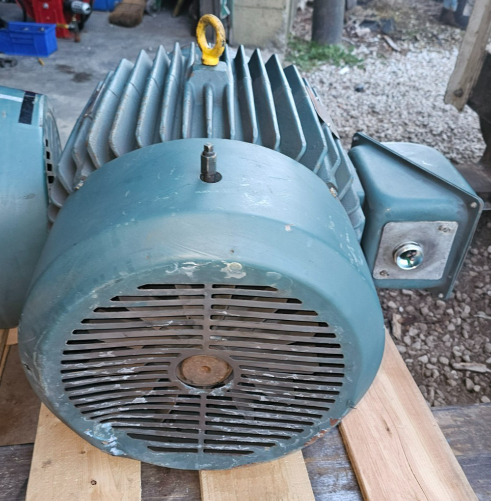 40 Hp Reliance E-Master AC Electric Motor 01MLF85786, 324T Frame 230/460V, 3 ph