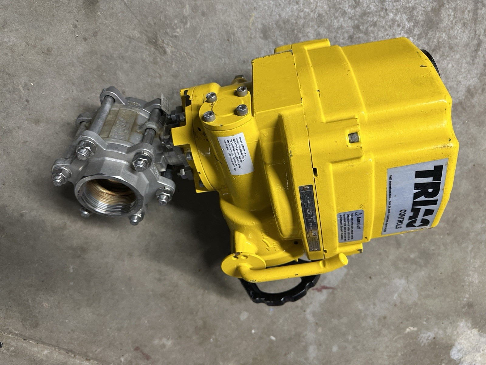 TRIAC CONTROLS XED-1350C ELECTRIC ACTUATOR 1350 IN-LBS 24VDC W/ 2” NPT Full Port