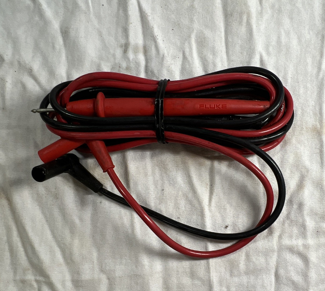 Fluke TL75 Multimeter Test Leads Pin Tip to 4mm Shrouded Banana 48in 1000V
