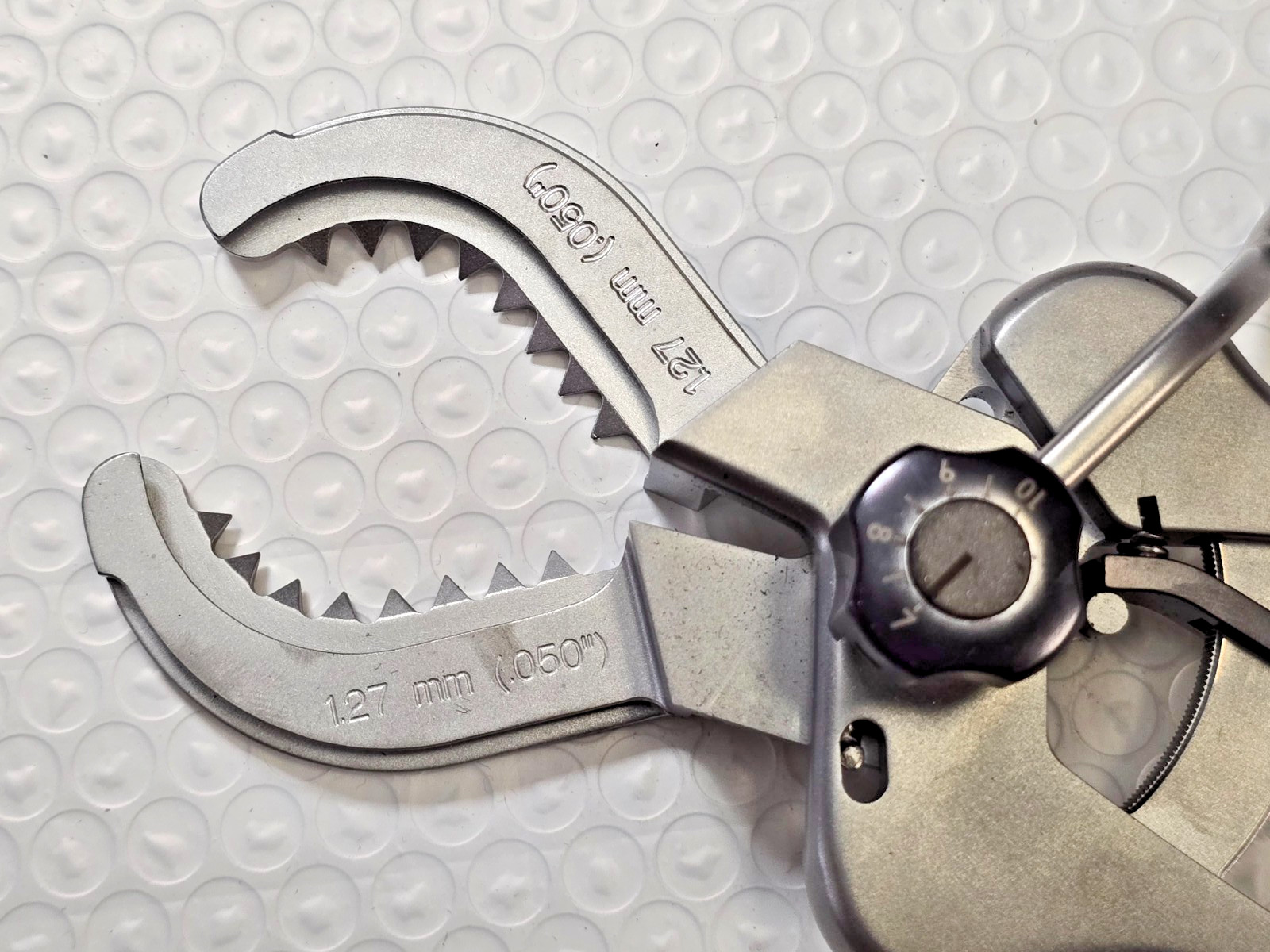 BICOMPARTMENTAL KNEE ARTHROPLASTY TOOL