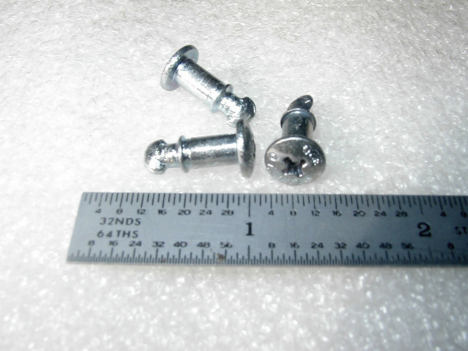 SOUTHCO 1/4 TURN STUD FASTENERS 82-19-320-16 SERIES – 10 pcs