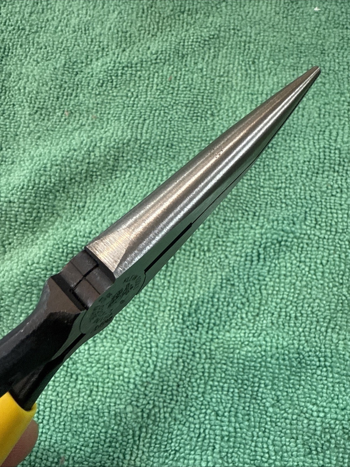 Klein Tools D203-7 Side-Cutting Long-Nose 7 Inch Pliers