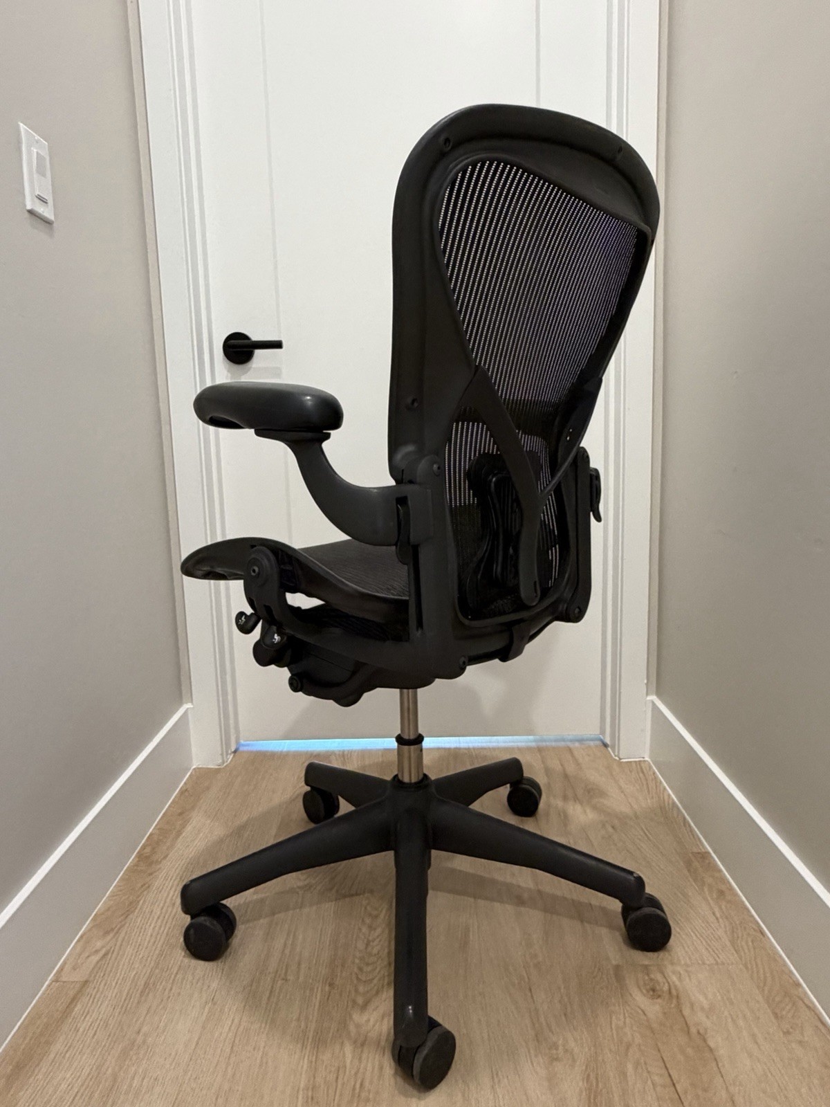 Herman Miller Aeron Classic Desk Chair | Size C | Black | 9.5/10