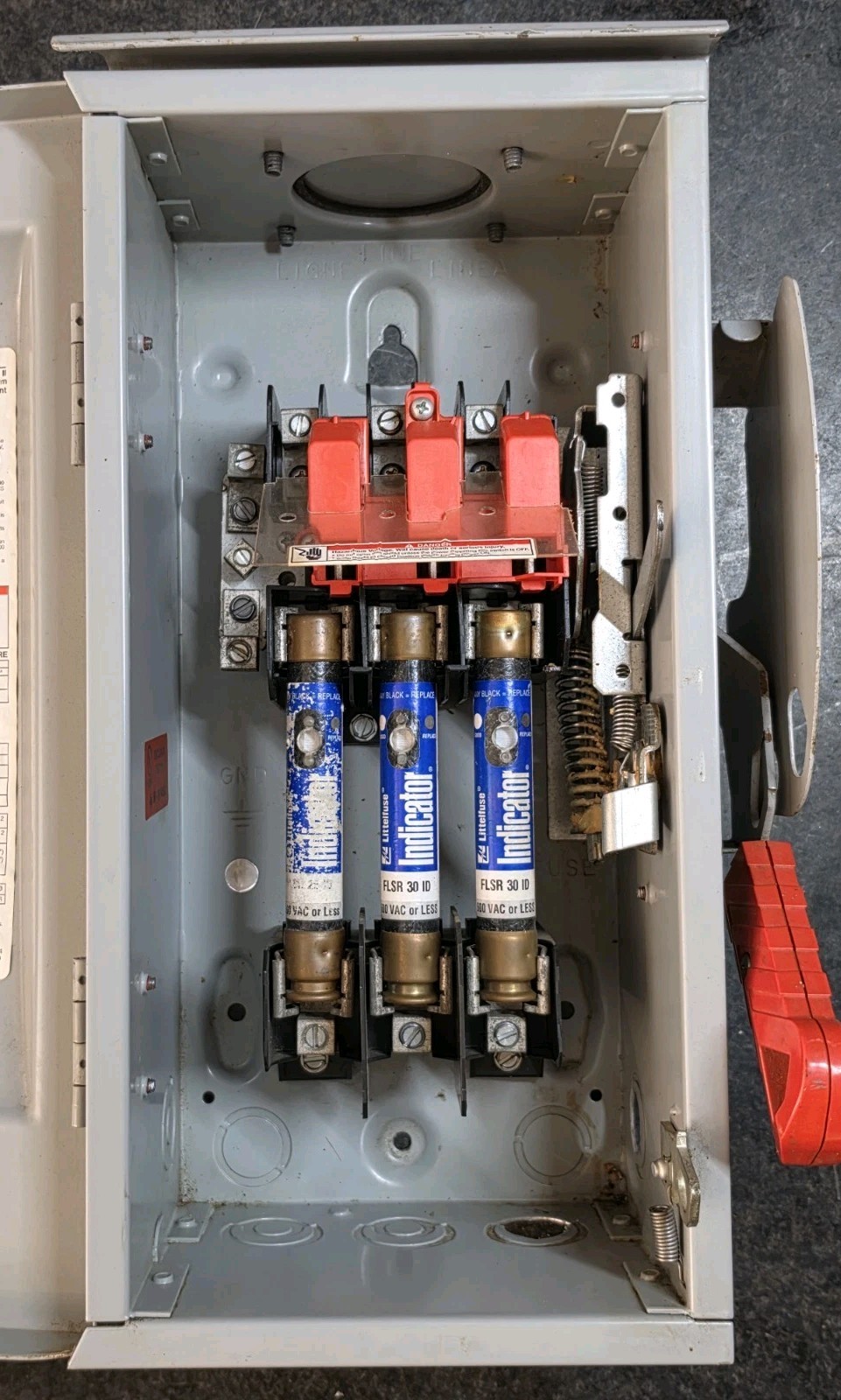 Siemens HF361NR 30A 600V 3P Fused Safety Switch NEMA 3R With (3) Littelfuse…