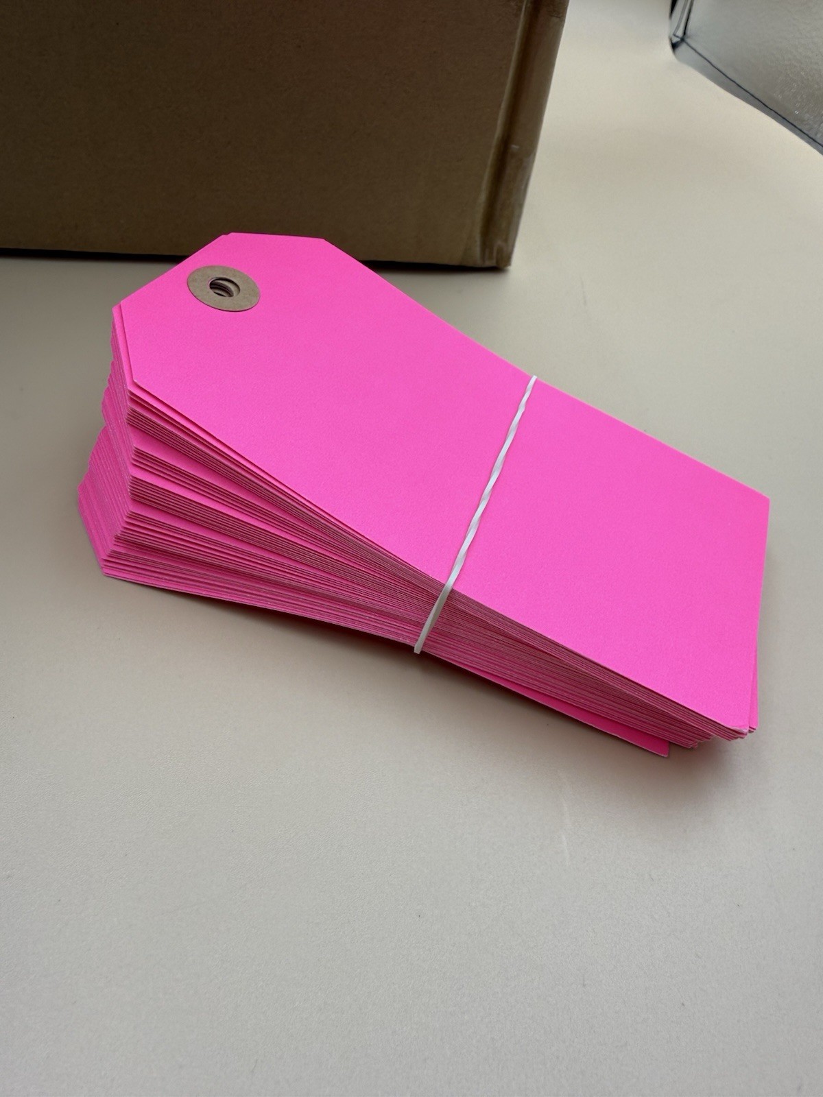 Box of 1000 5 1/4″ x 2 5/8″ Shipping Inventory Tags Fluorescent Pink 13 Pt