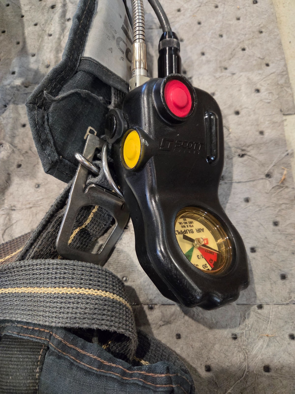 Scott AP75 Air-Pak 4.5 SCBA, 2013 NFPA, EZ Flow Quick Disconnect Regulator, EBSS