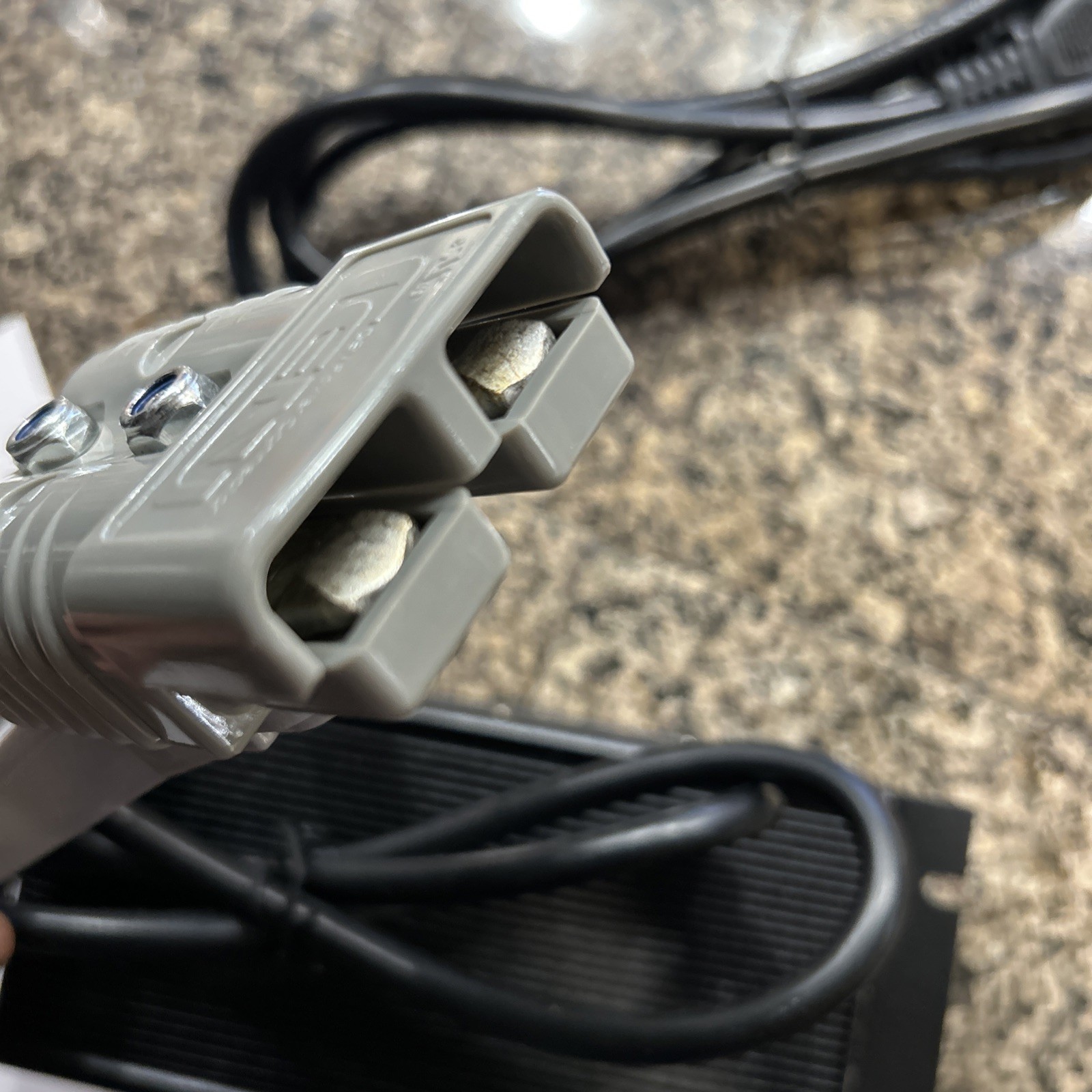 Floor Scrubber Pallet Jack Battery Charger w/ 175A Rating SB175 Connector 24Volt