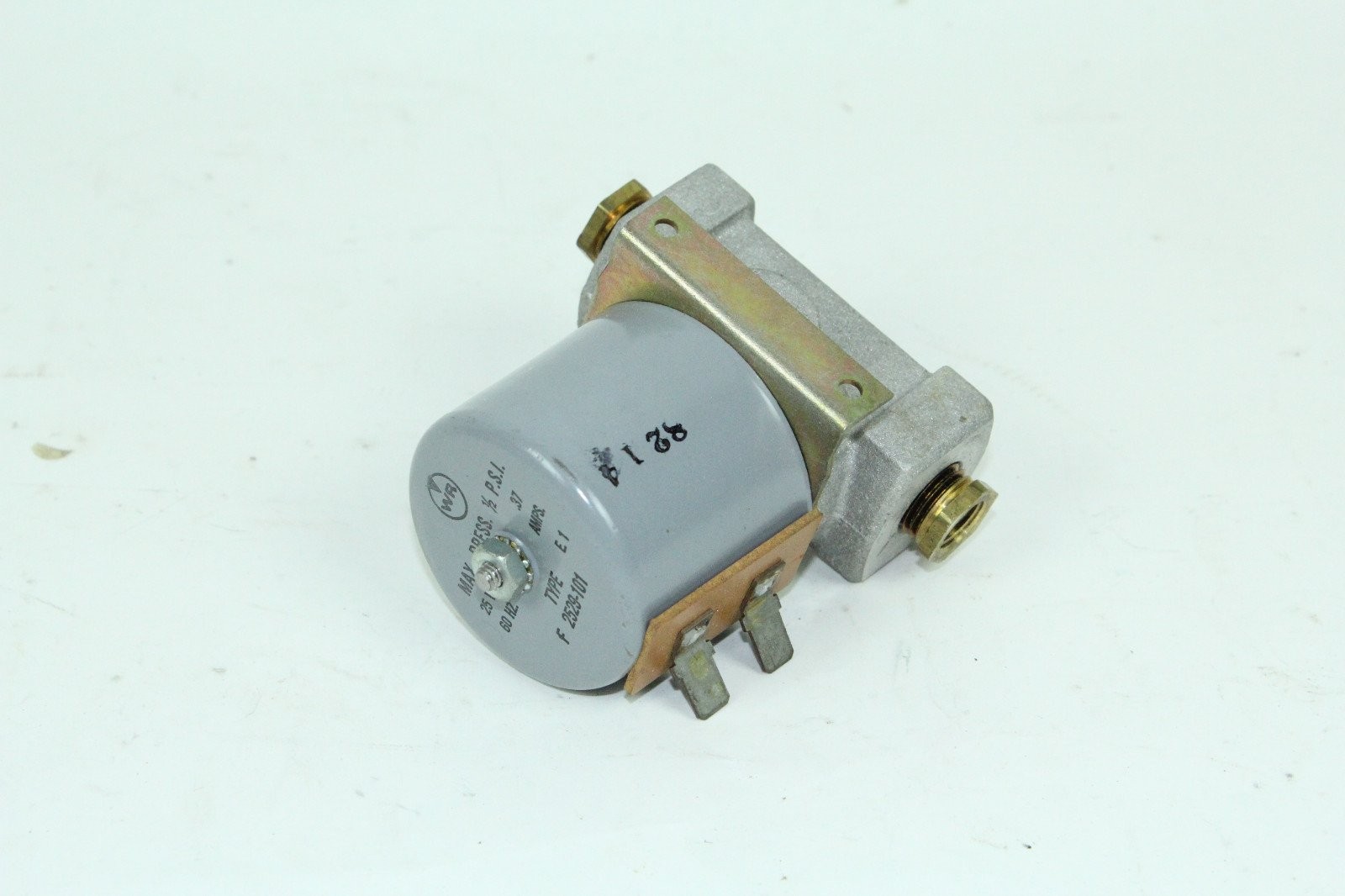 Carrier Solenoid Valve EF 11CW 041 Gas Valve 2529-101 White – Rodgers Heat MMH1