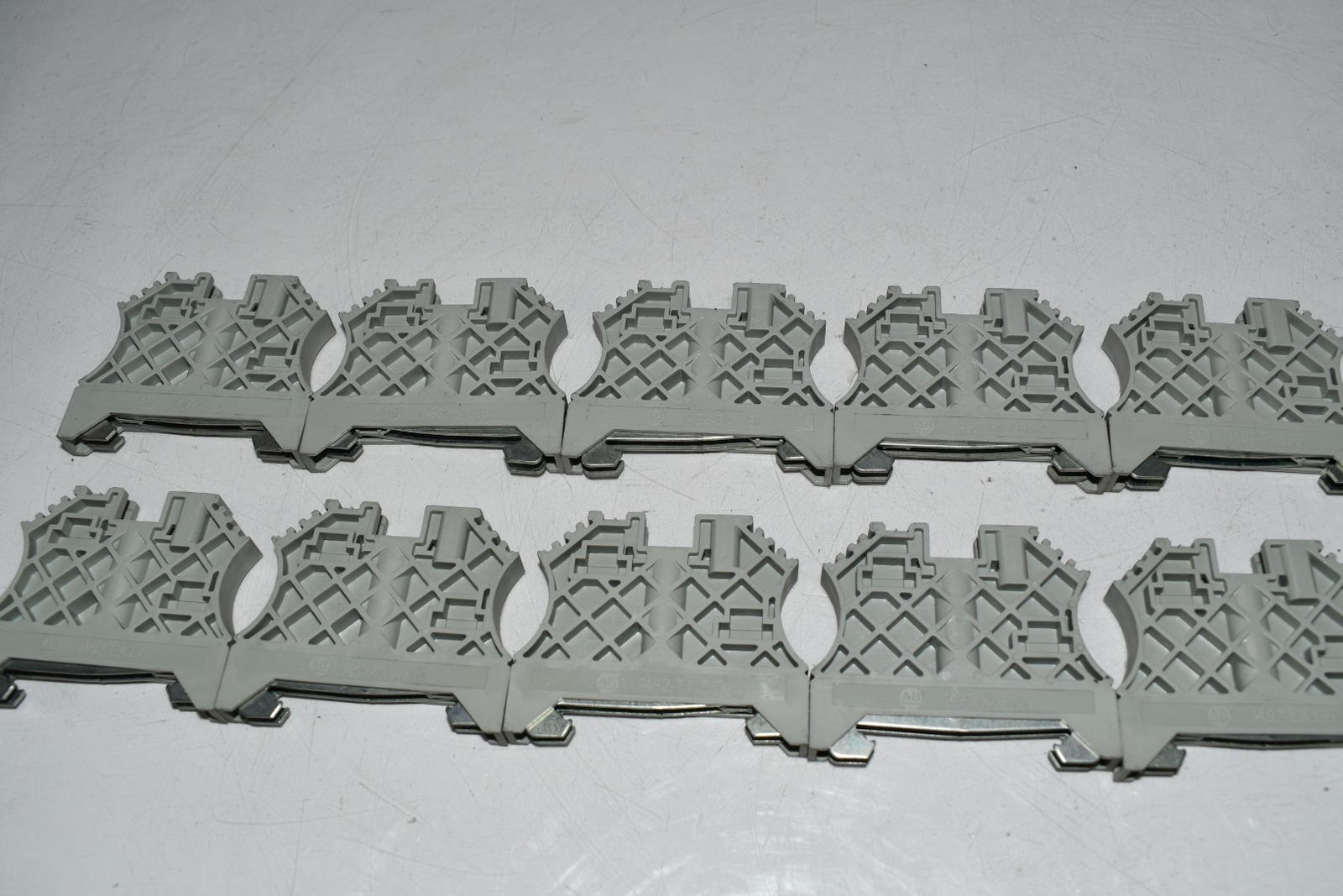 Lot of 18 NEW Allen Bradley 1492-EAJ35 END ANCHOR FOR NORMAL DUTY DIN RAIL
