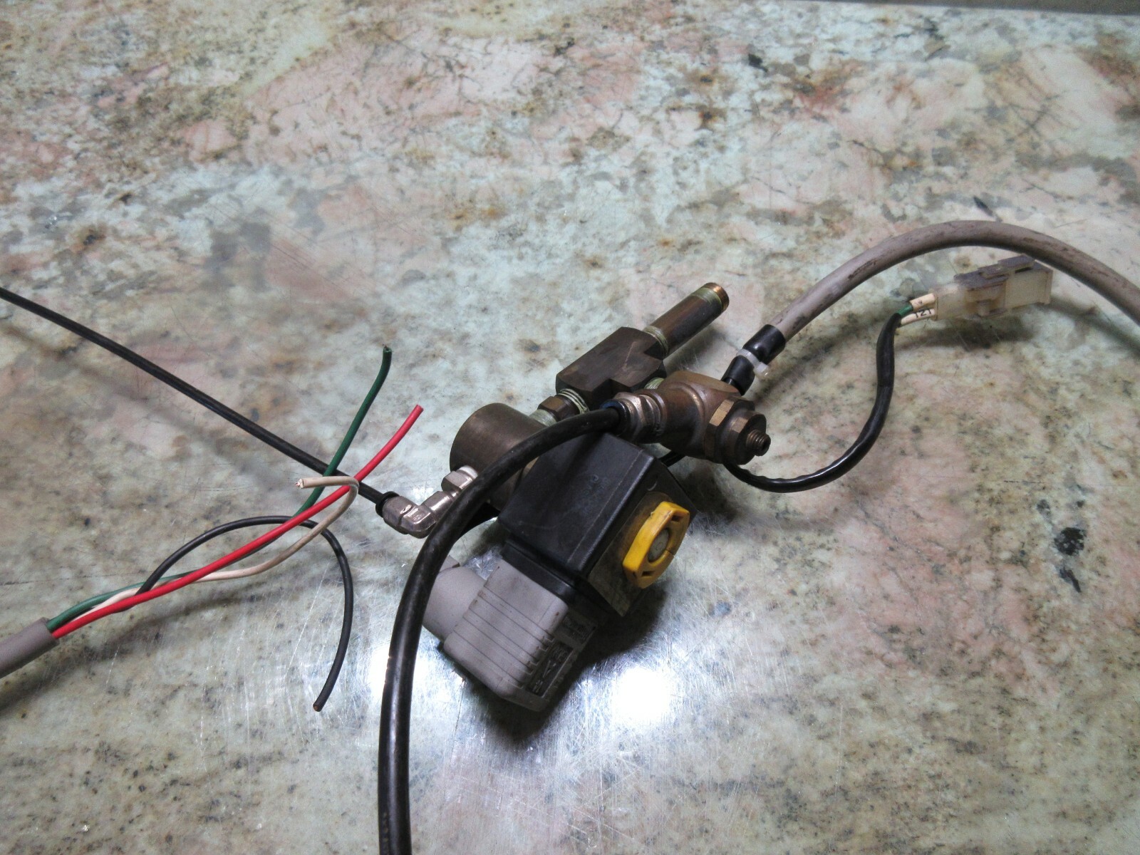 PARKER SOLENOID VALVE COIL BFPH05 MAZAK QT-35N CNC D4F20C1108ABF 04F20C1108ABF