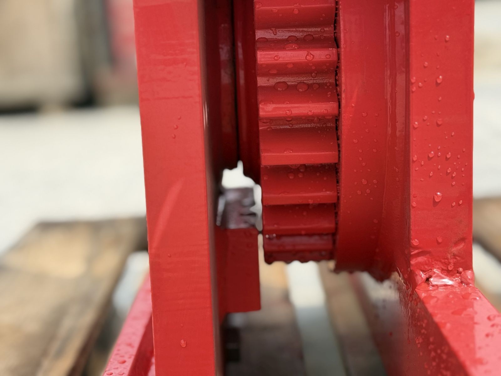 Crate turning device for forklift with holding arm FEM2 ISO2 pallet turner lathe