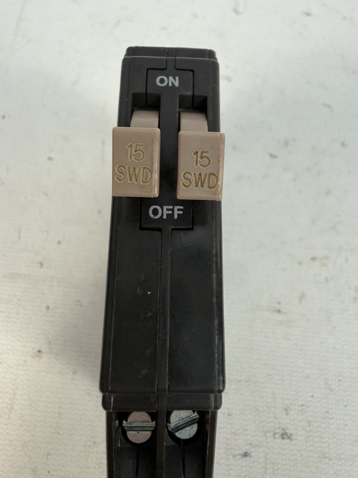 NEW Cutler Hammer CHT1515 15 Amp Twin Tandem Circuit Breaker, Dual 15A CH,