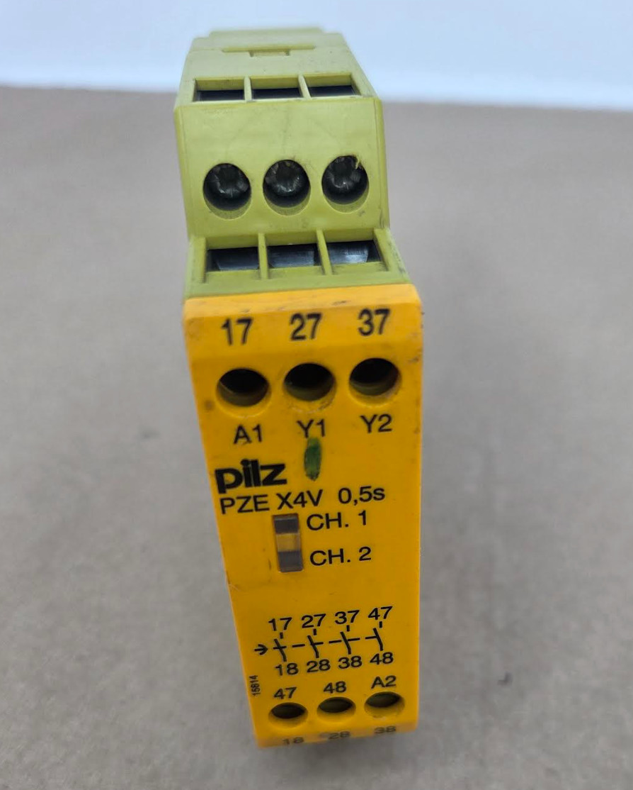 Pilz PZE X4V 774580 0.5/24VDC 4n/o Fix Safety Relay 0.5s 24VDC