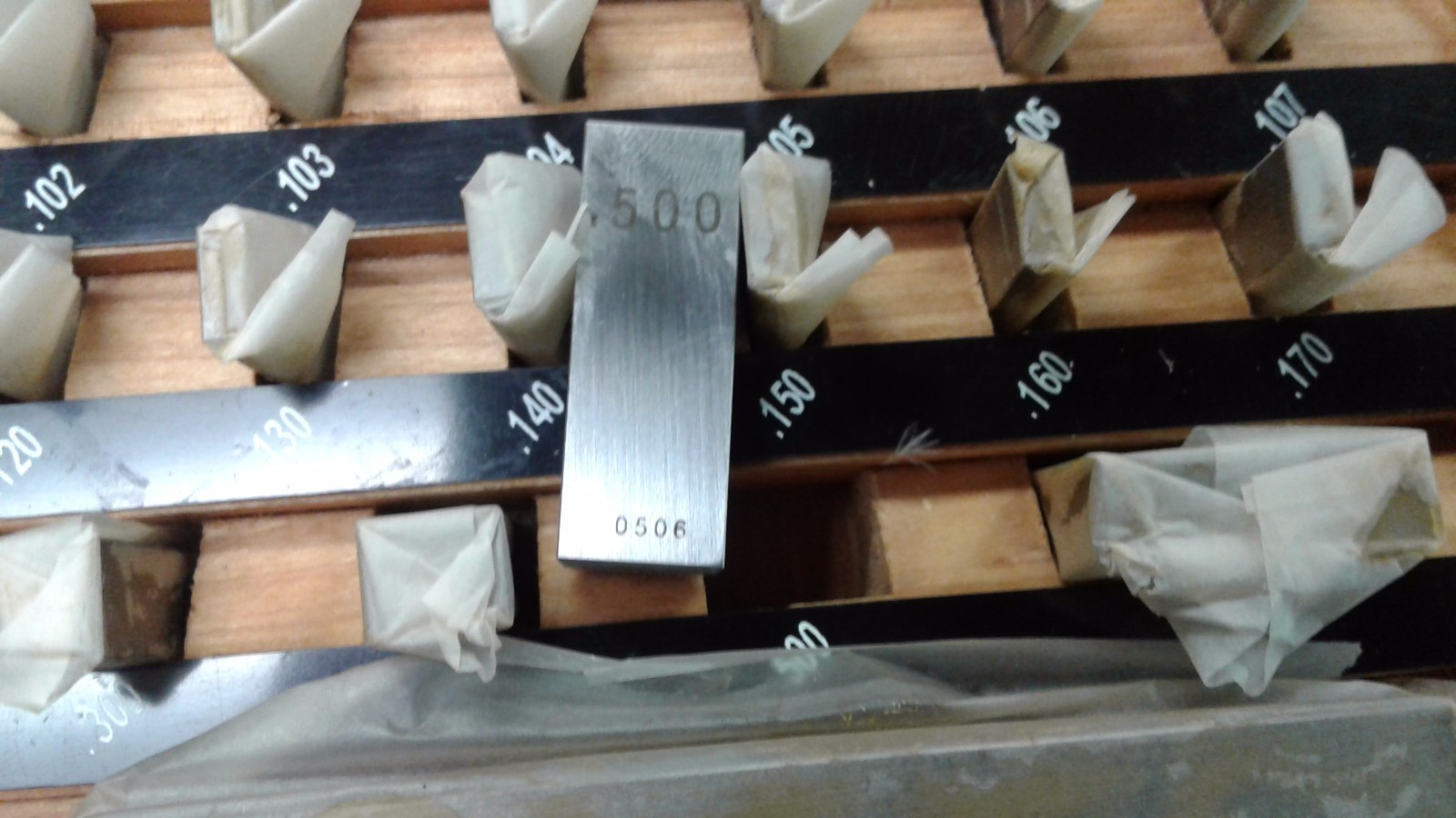 36 PCS PRECISION GAGE BLOCK SET W. NIST Equivalent certificate,GRADE B, #702-36B