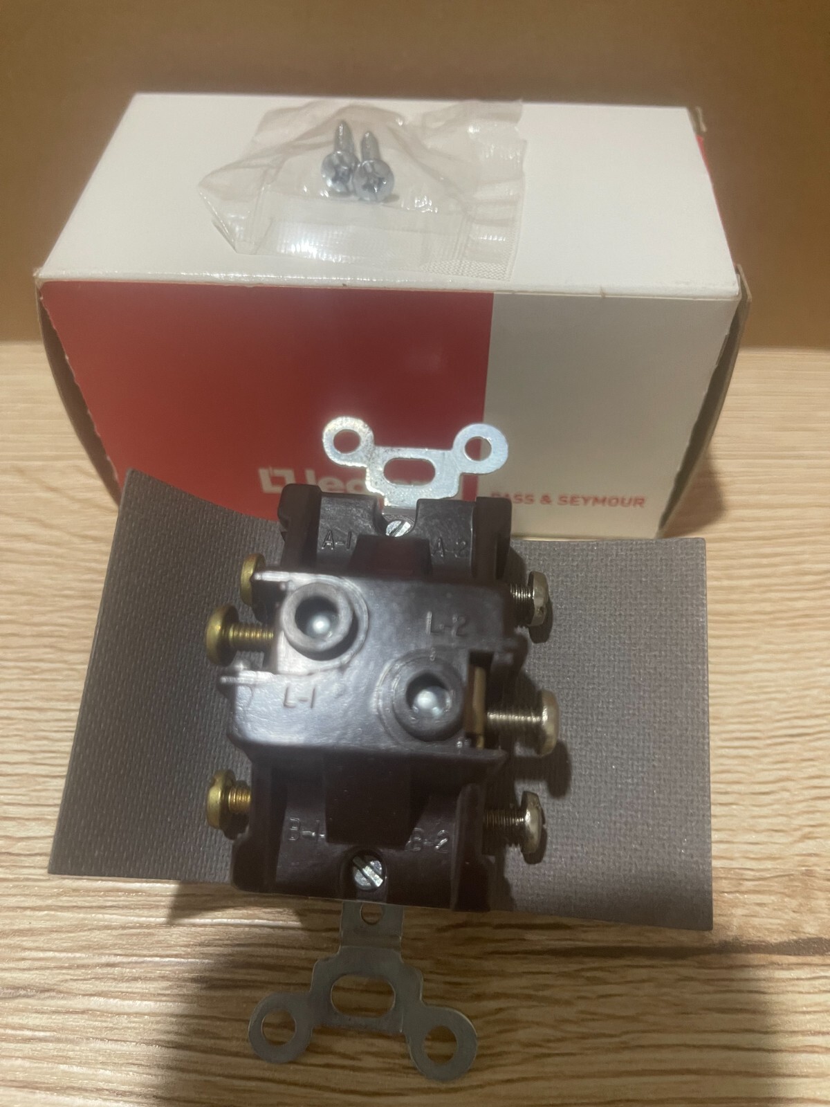 Pass & Seymour 1256-I SW Manual Controller 30A 120V Momentary Contact DPDT, IV