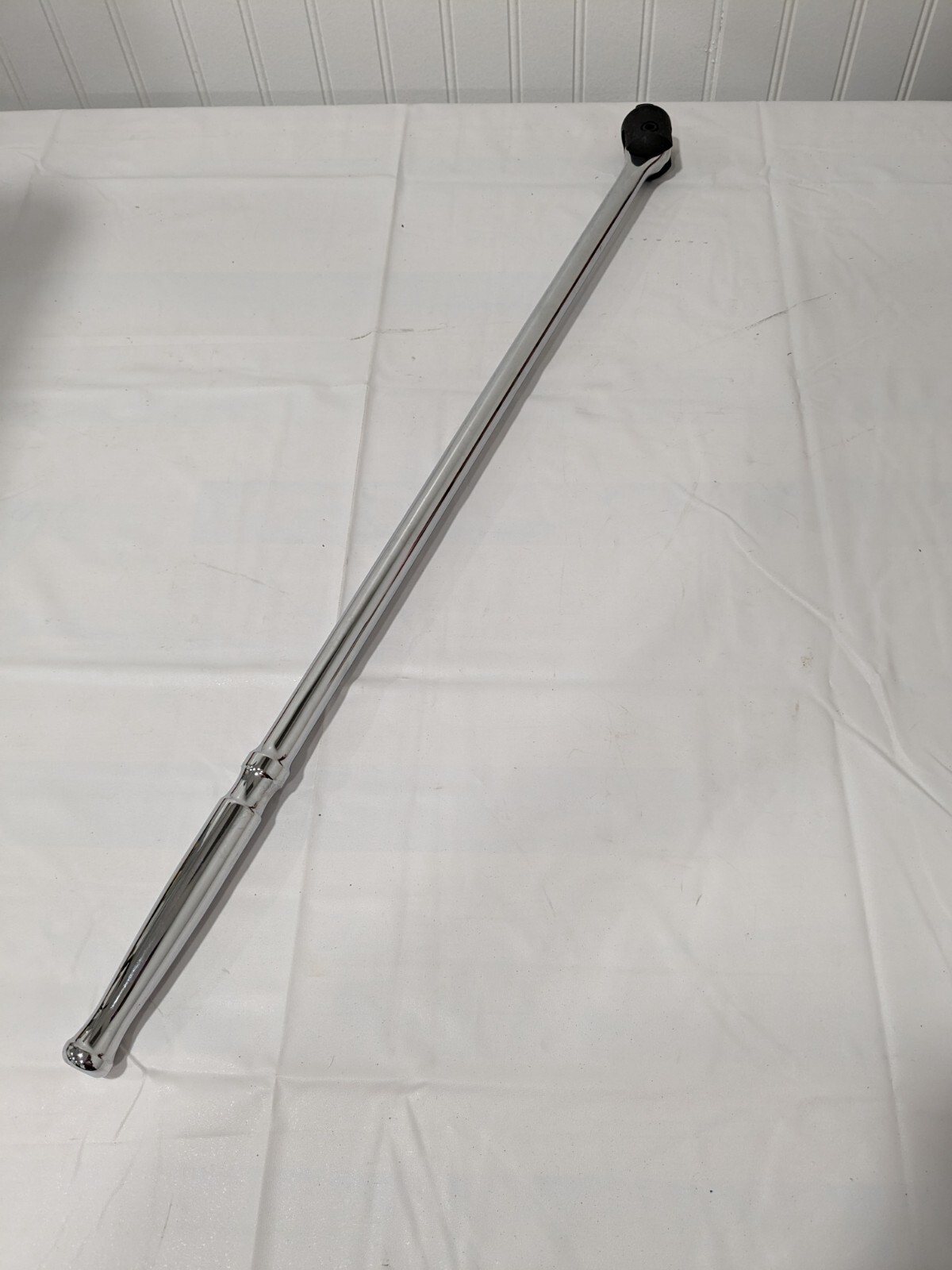 TEKTON Breaker Bar: 1/2″ Drive, 24″ OAL SBH00224