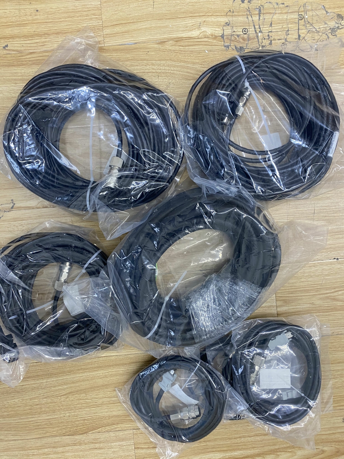 Urgent Delivery Mitsubishi cable PCS060N-30.0-0C5 new