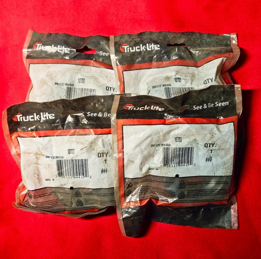 Truck-Lite 10700, 3.25″ OD x 1.12″, Grommet 10 Series 2.5″ Round Lamp – 4 Pack
