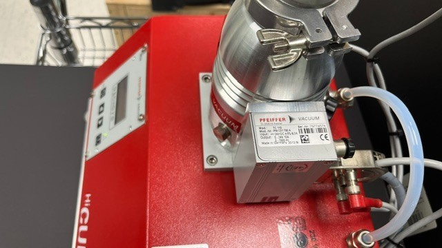 Pfeiffer HiCube 80 Turbomolecular Pump Station / Vacuum Calibration Unit