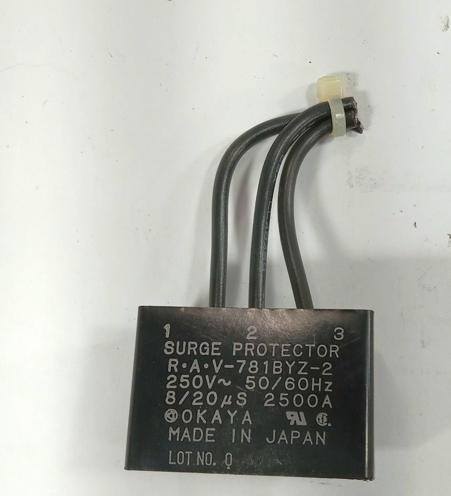 1 USED OKAYA R.A.V-781BYZ-2 SURGE PROTECTOR ***MAKE OFFER***