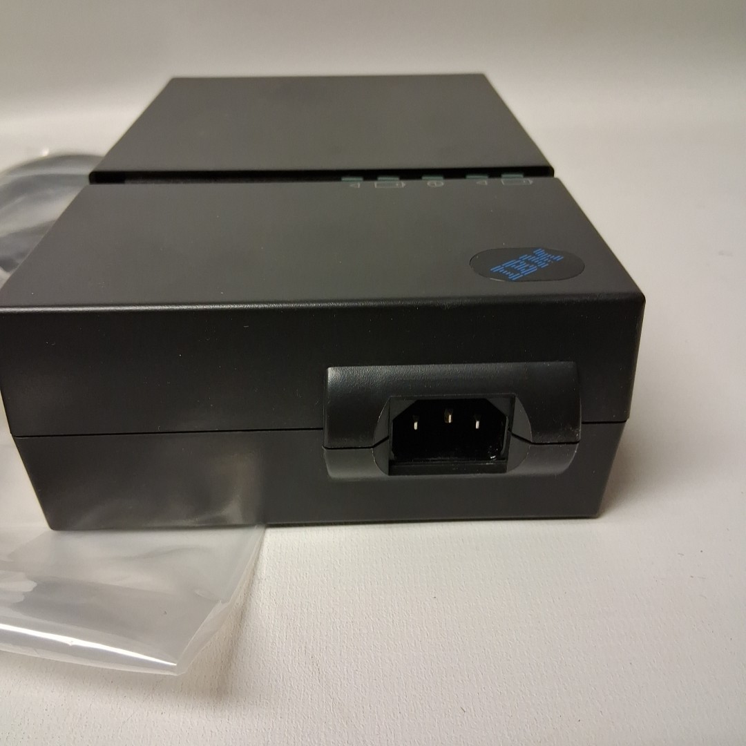 IBM QUICK CHARGER 100V-240V 50/60Hz 66G2827…………W9S1
