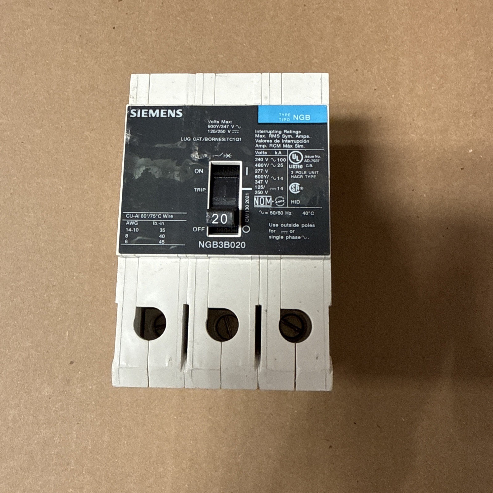 NGB3B020/ngb3b020b Siemens 20 Amp 600V 3 P Bolt On Circuit Breaker New Surplus