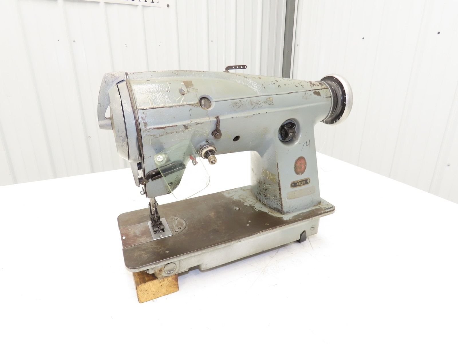 Singer 457G1 Industrial Sewing Machine Head Single Needle Lockstitch Zig Zag