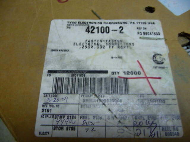TE 42100-2 Qty of 305 per Lot 1 FASTON .250 X .032 LOCKING