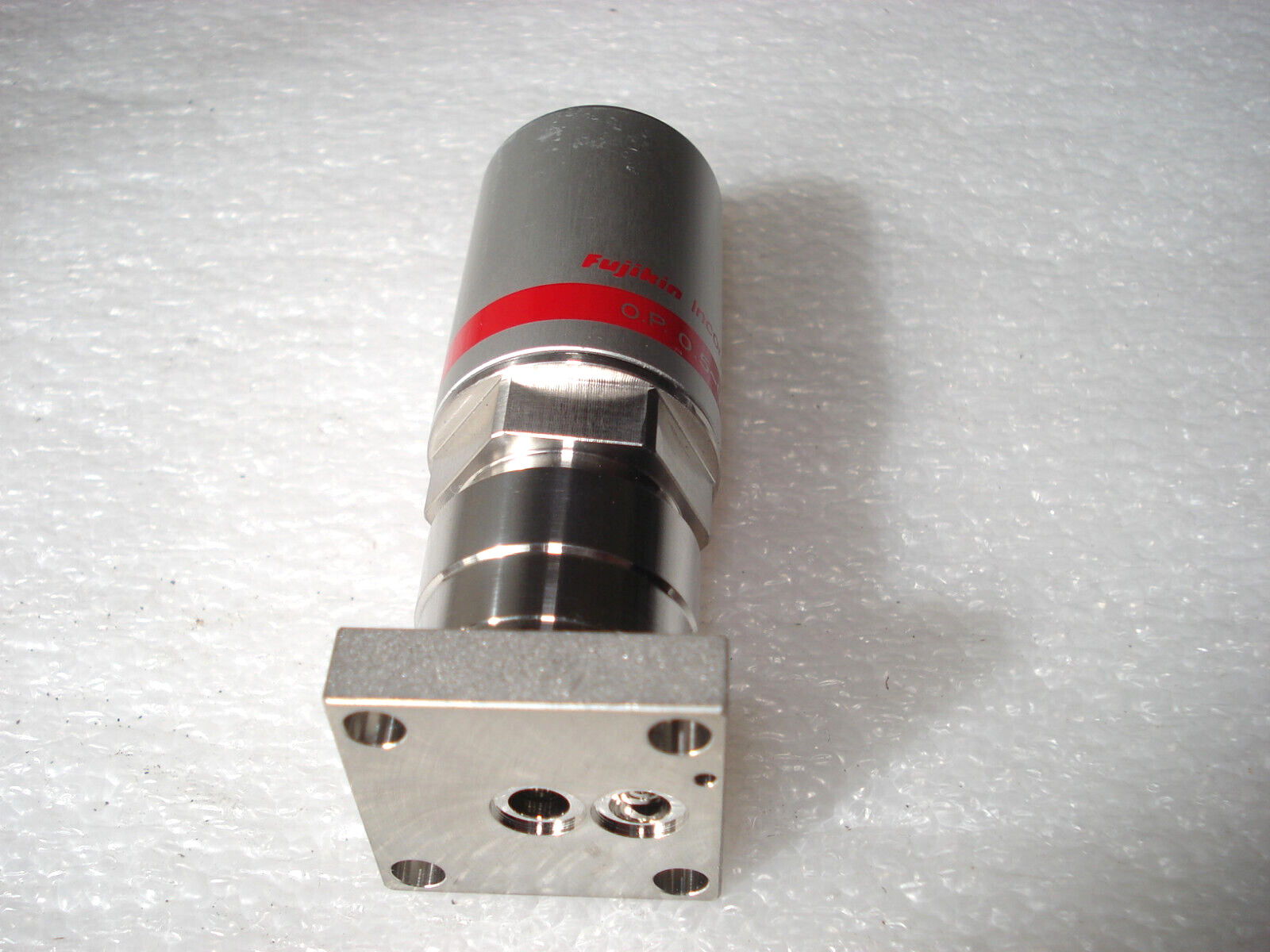 FUJIKIN DIAPHRAGM VALVES, TYPE N.C., O.P. 0.5~0.6MPA 565601