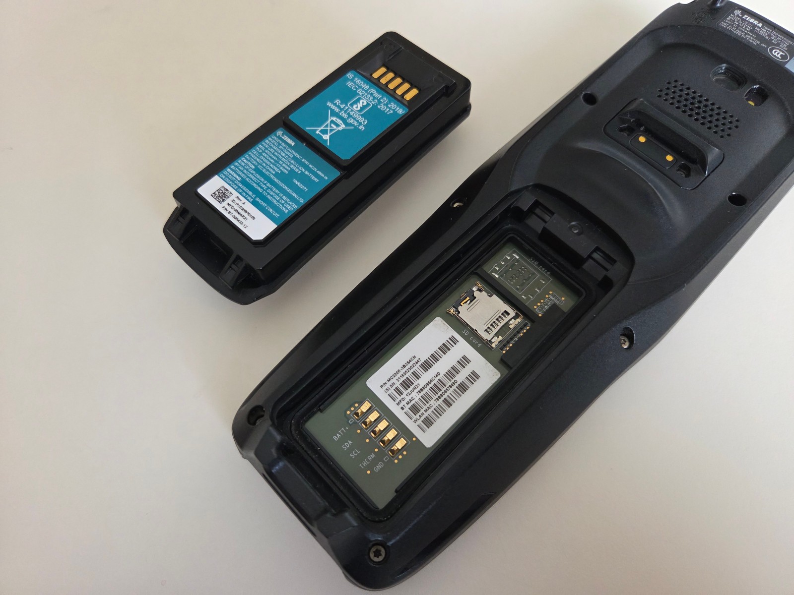 Zebra MC2200 Mobile Computer MC220K-3B354CN Extended Battery & Camera (No Sound)