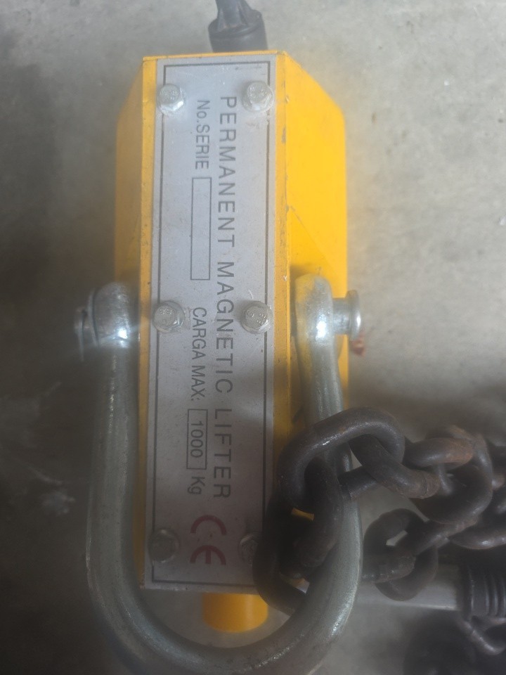 Magnetic Lifter 1000KG Capability Heavy Duty Lifting Magnet Hoist PML-1500
