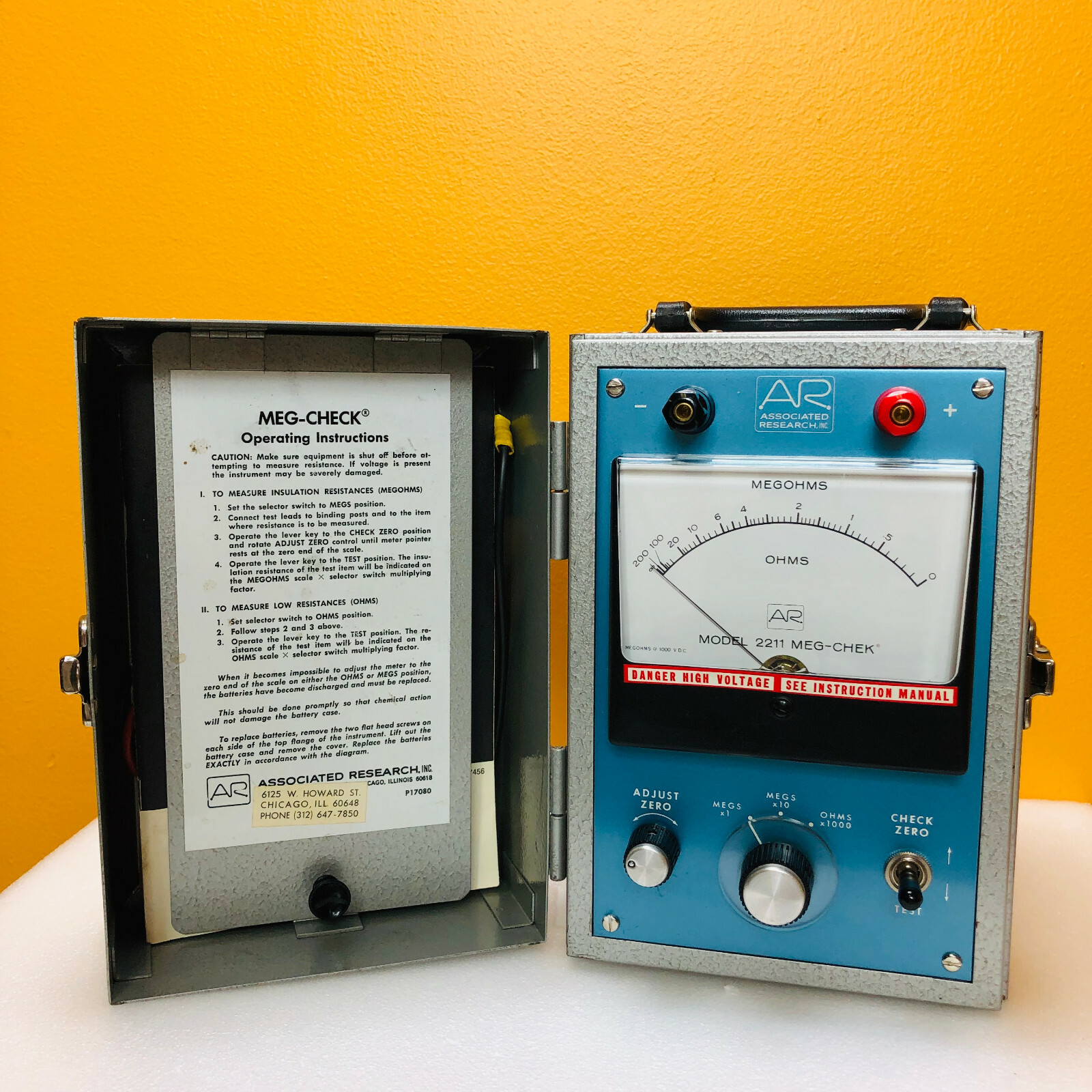 Associated Research 2211 0 – 200/0.2000 Megohm Meg-Check Megohmmeter Tested!