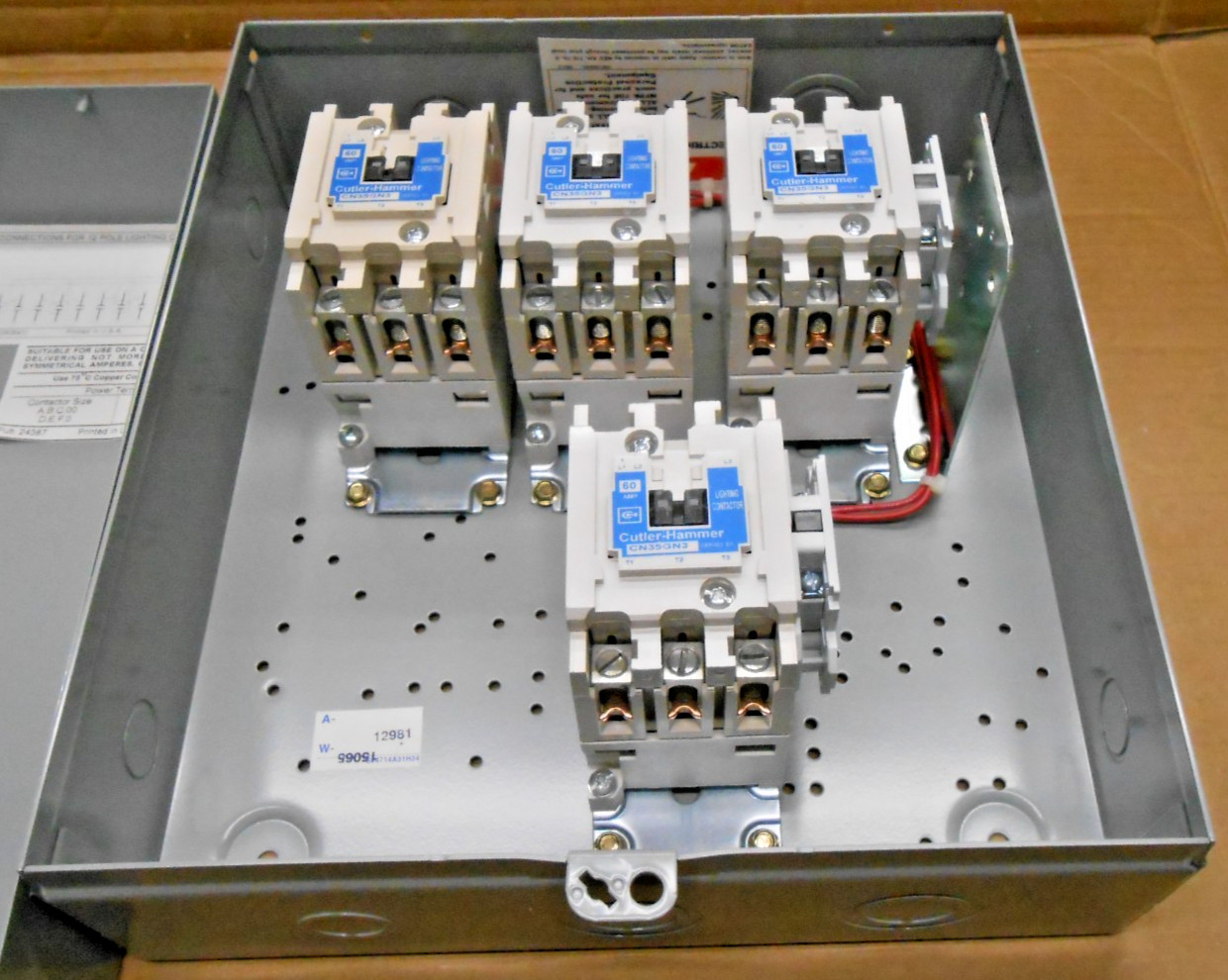 EATON ECL03D1ABA LIGHTING CONTACTOR 60 AMP 12 POLE ELECTRICALLY HELD 120V COIL