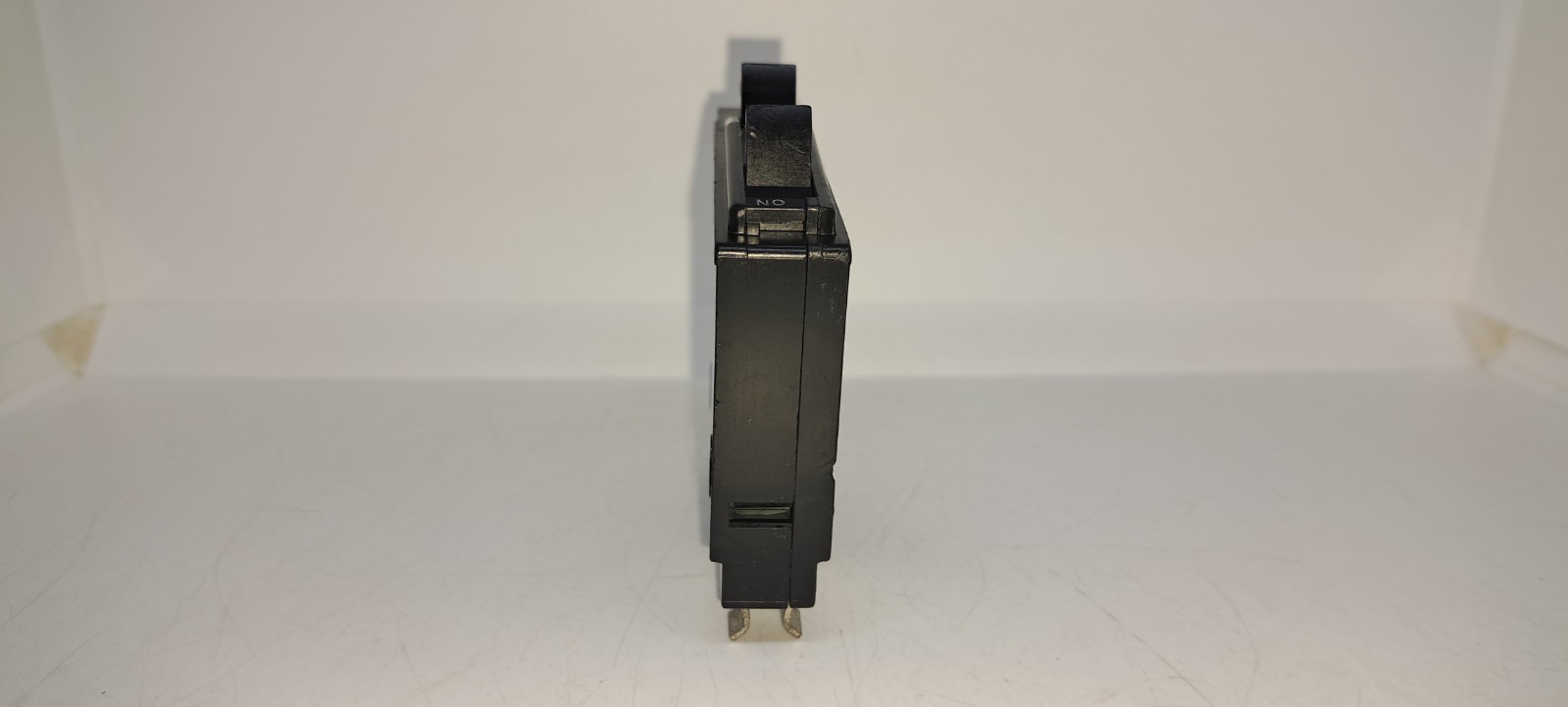 Square D QOT2020 2-20A 20 Amp 120/240 VAC Circuit Breaker PIGGYBACK with Hook