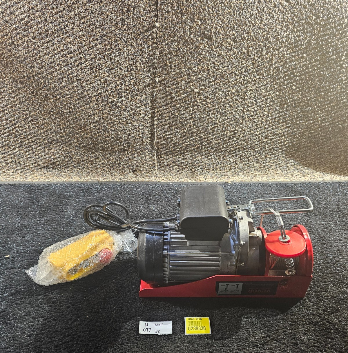 VEVOR Electric Hoist 1320lbs Crane Winch with Wireless Remote Control 1150W 110V
